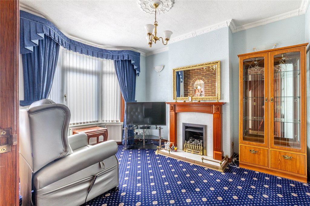 Property photo 3 of 19 Picture No. 17