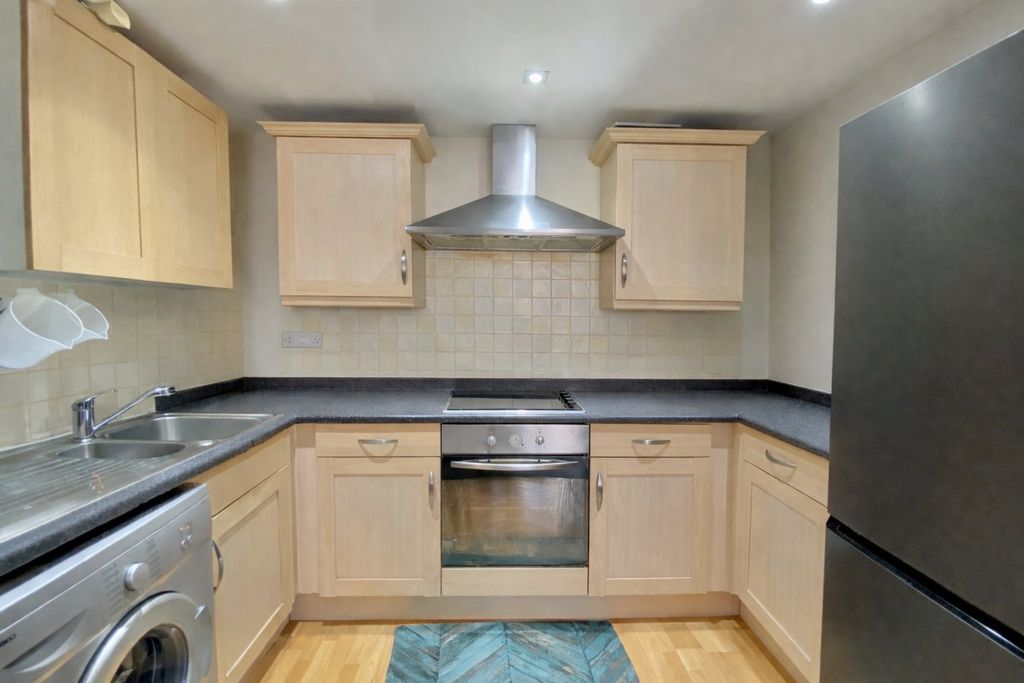 Property photo 2 of 9