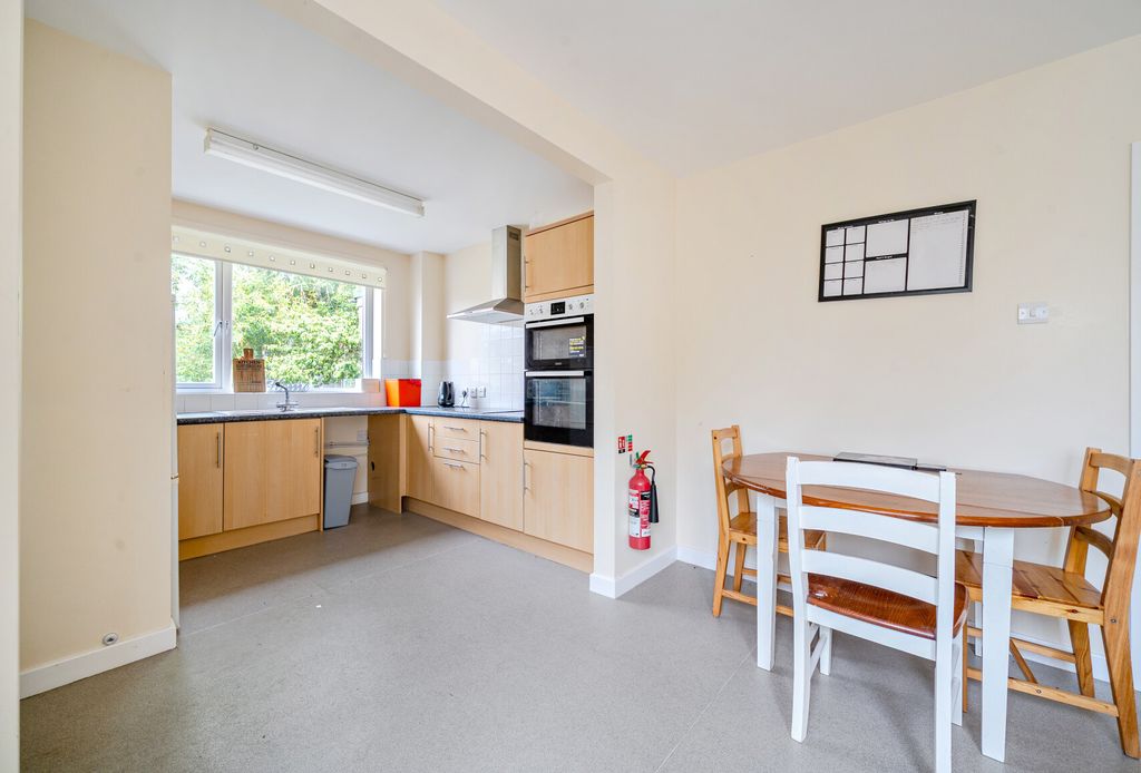 Property photo 3 of 20 1321192-6-68822Af...