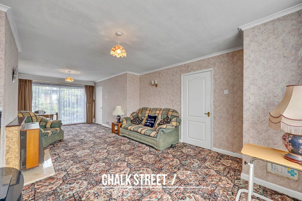 Property photo 3 of 19