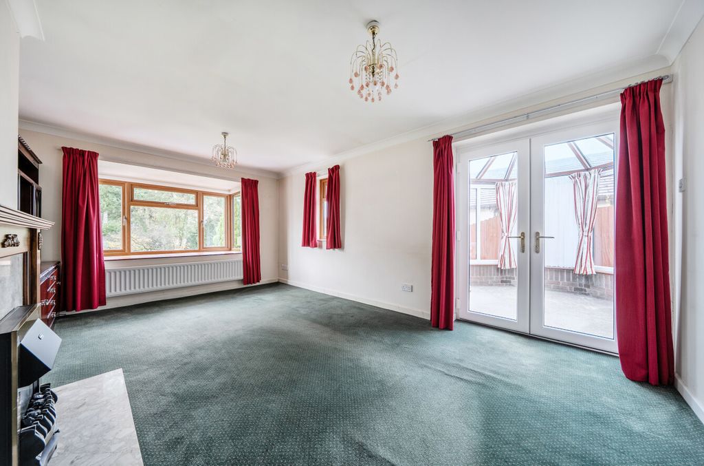 Property photo 3 of 20 1375854-8-690De9A...