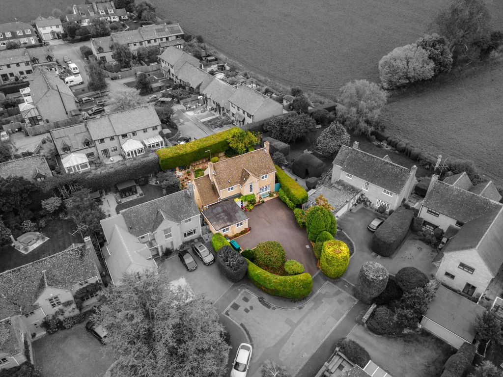 Property photo 2 of 42