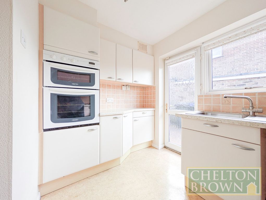 Property photo 3 of 51 Kitchen