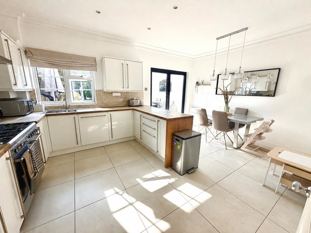 Property photo 3 of 9 Kitchen-Diner