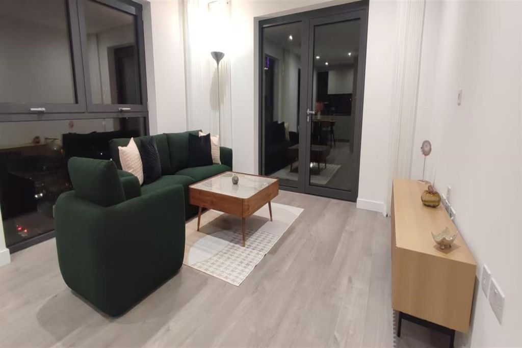 Property photo 1 of 10 (Main)