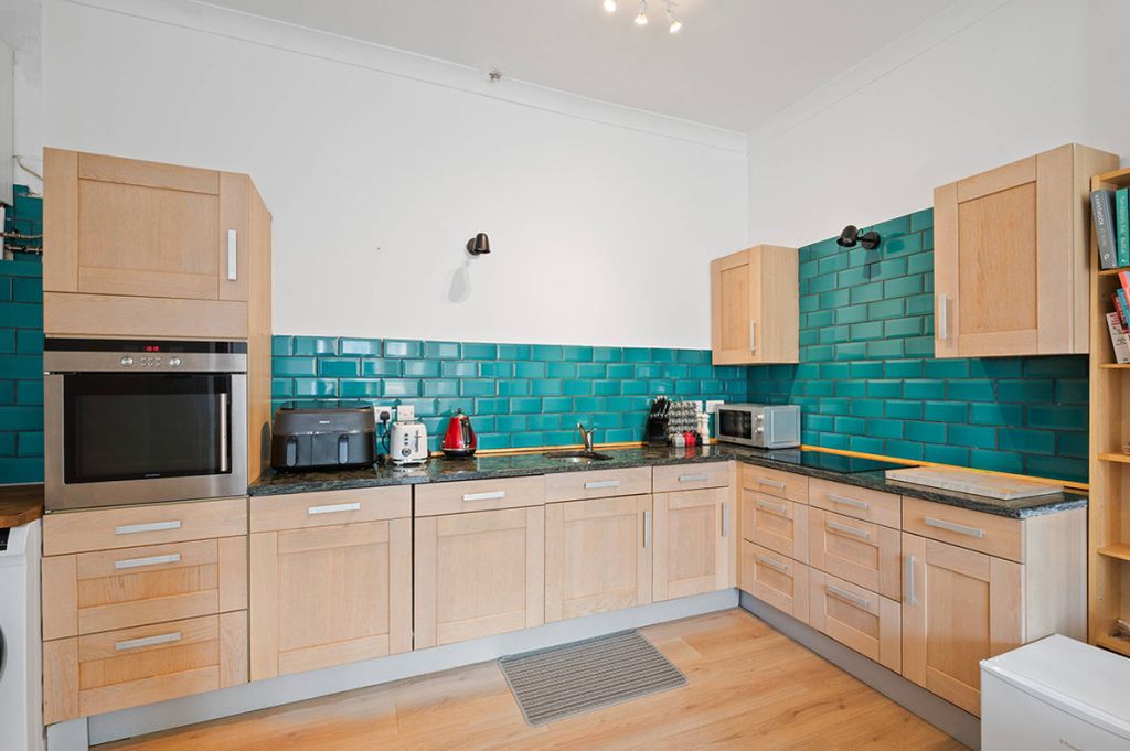 Property photo 3 of 14