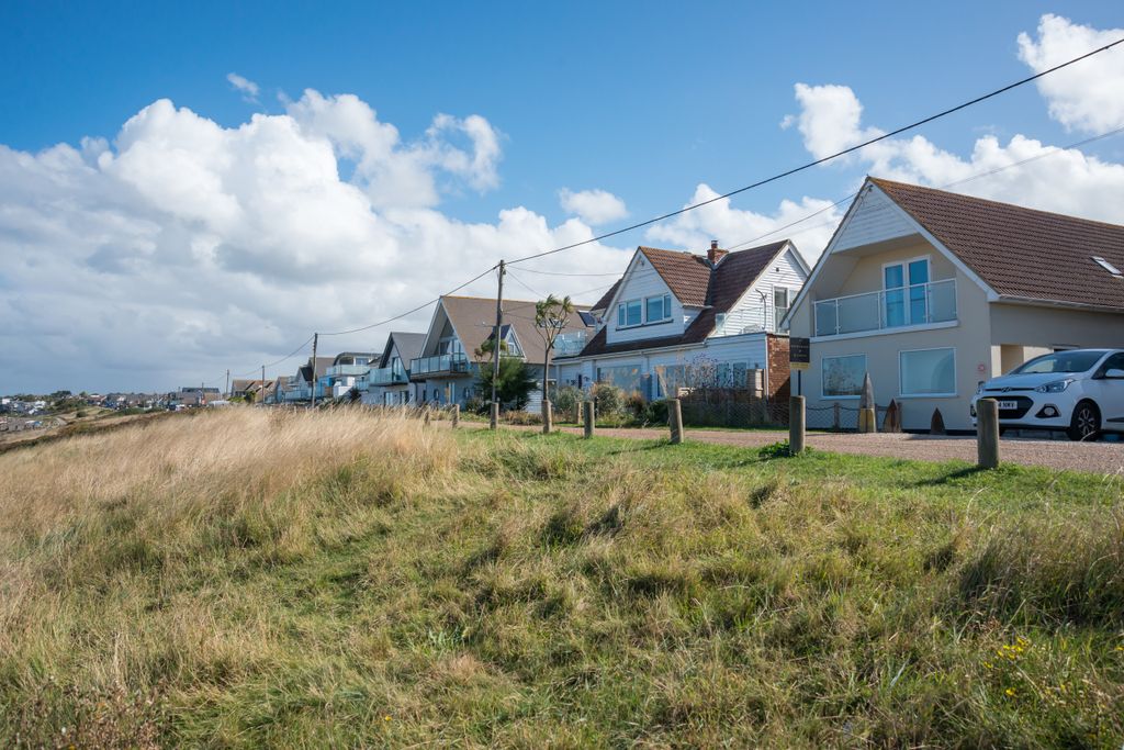 Property photo 3 of 21 Front