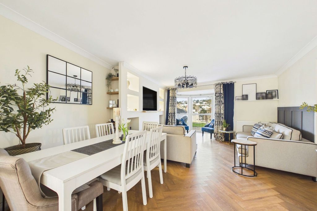 Property photo 1 of 29