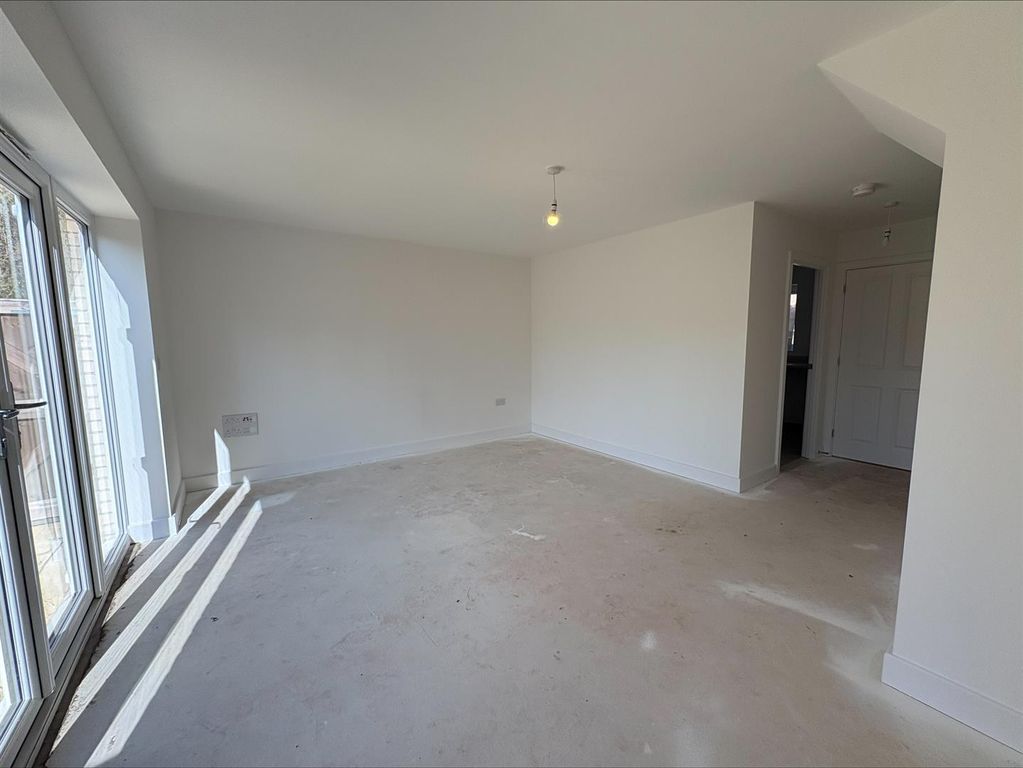 Property photo 2 of 16 02 Living Room.Jpeg