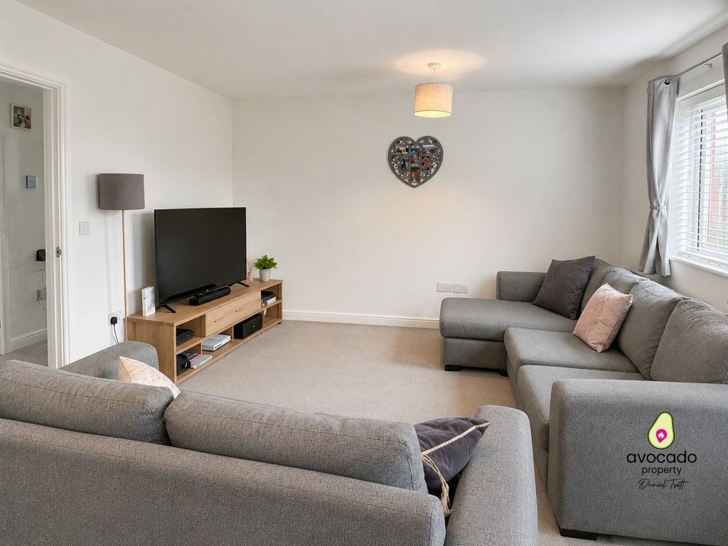 Property photo 3 of 12 5284594