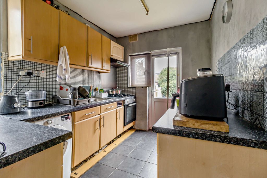 Property photo 3 of 15