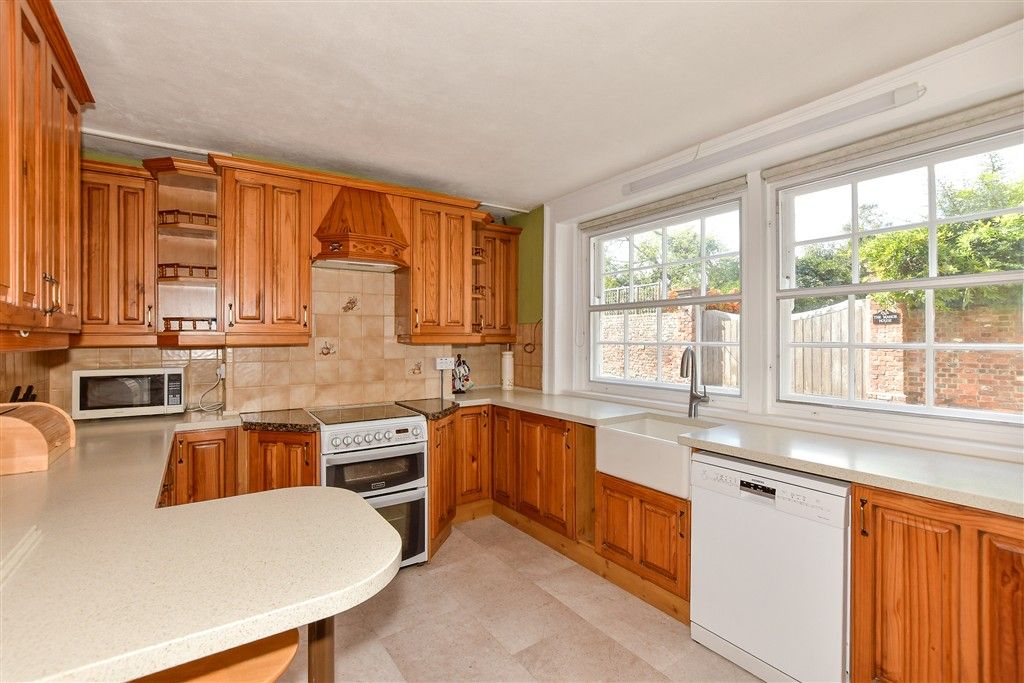 Property photo 1 of 4 Kitchen