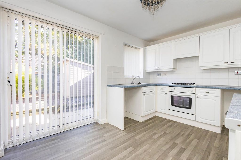 Property photo 3 of 16 Kitchen