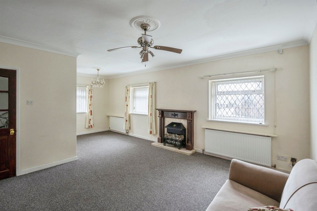 Property photo 3 of 21