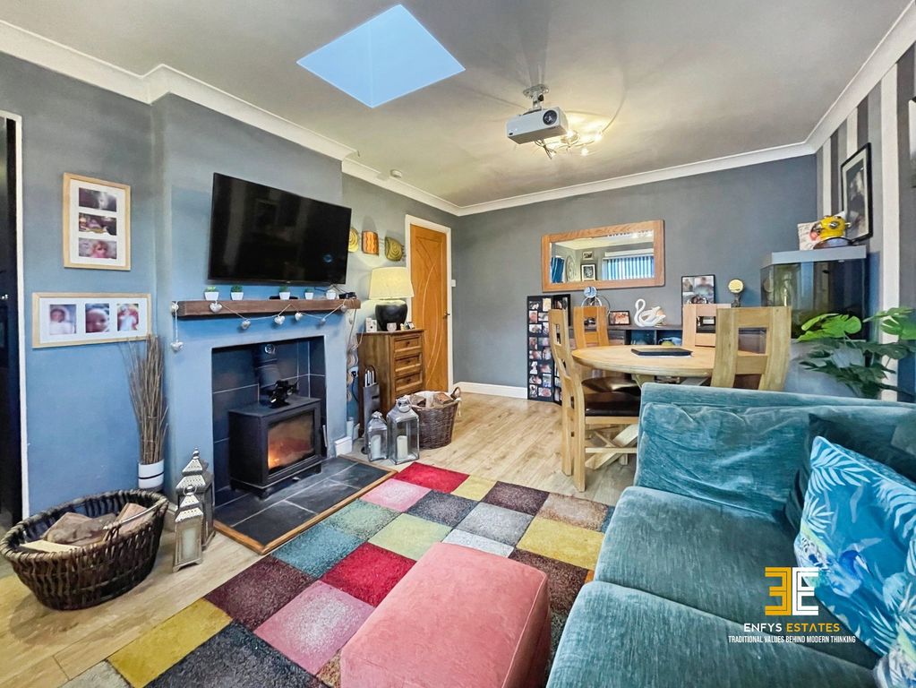 Property photo 2 of 32