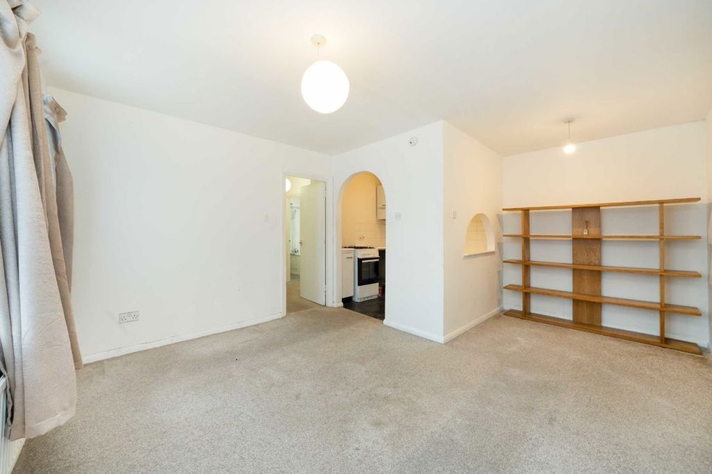 Property photo 2 of 5