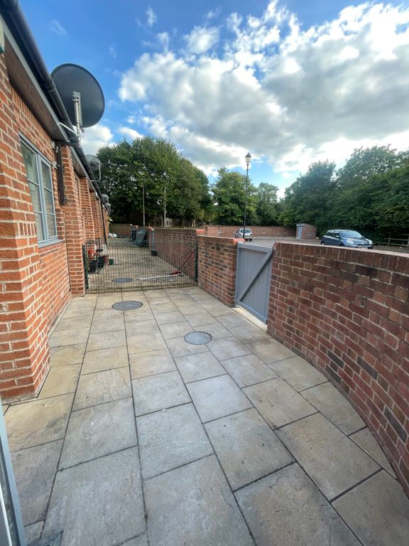 Property photo 2 of 14