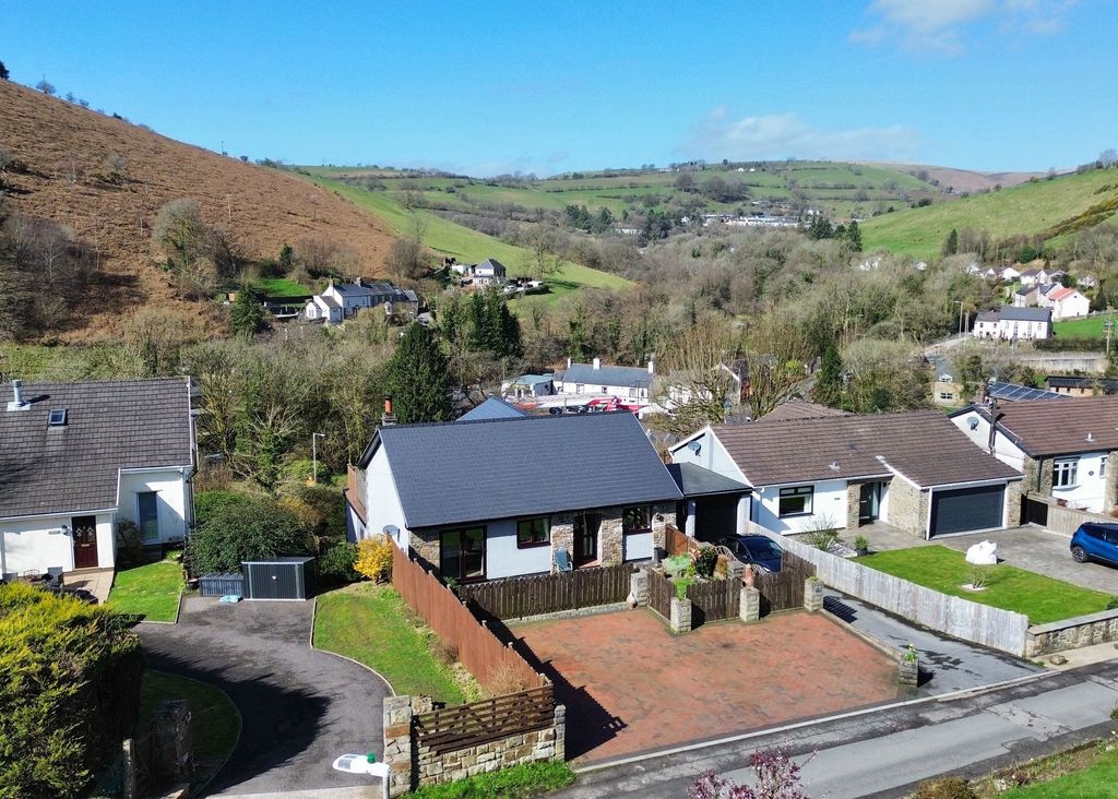 Property photo 1 of 38