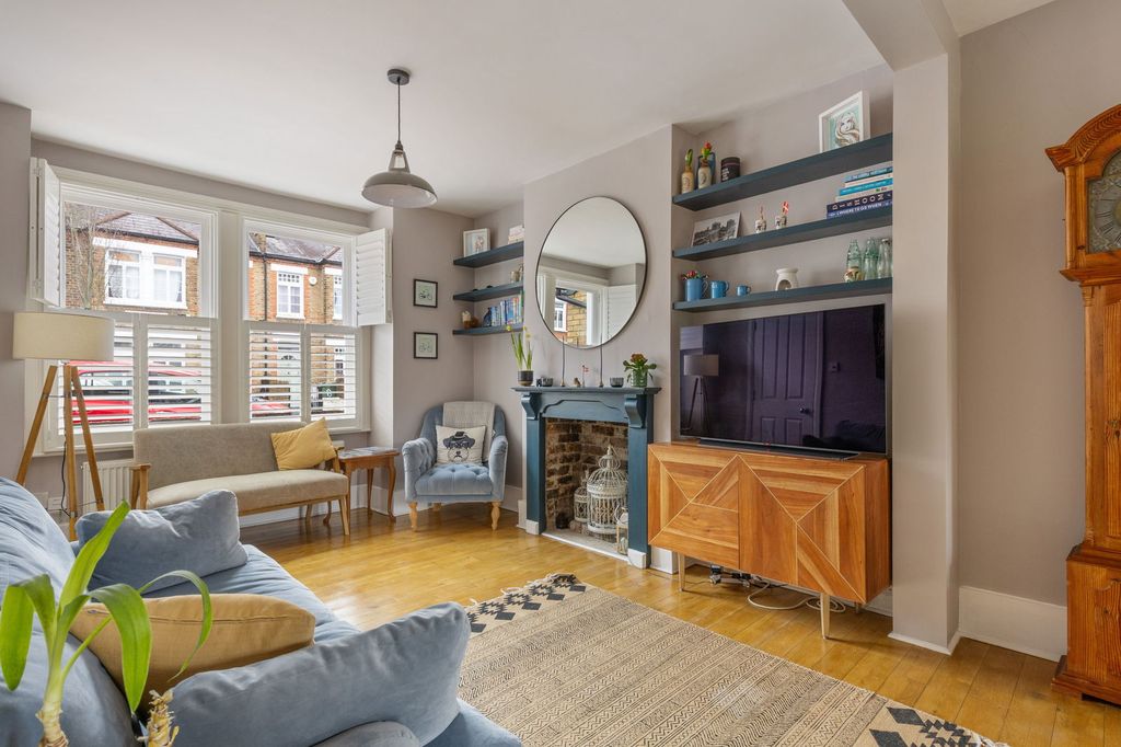 Property photo 2 of 17