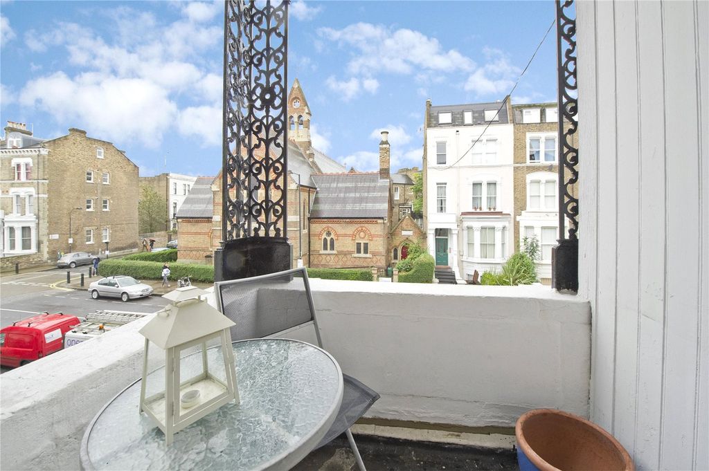 Property photo 2 of 9 A085i00000L8Xonaab_Bgo220175_04.Jpg