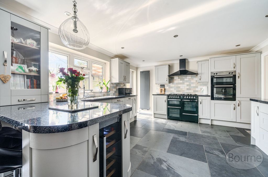 Property photo 3 of 20 1F3E07A1-Be73-4Be...