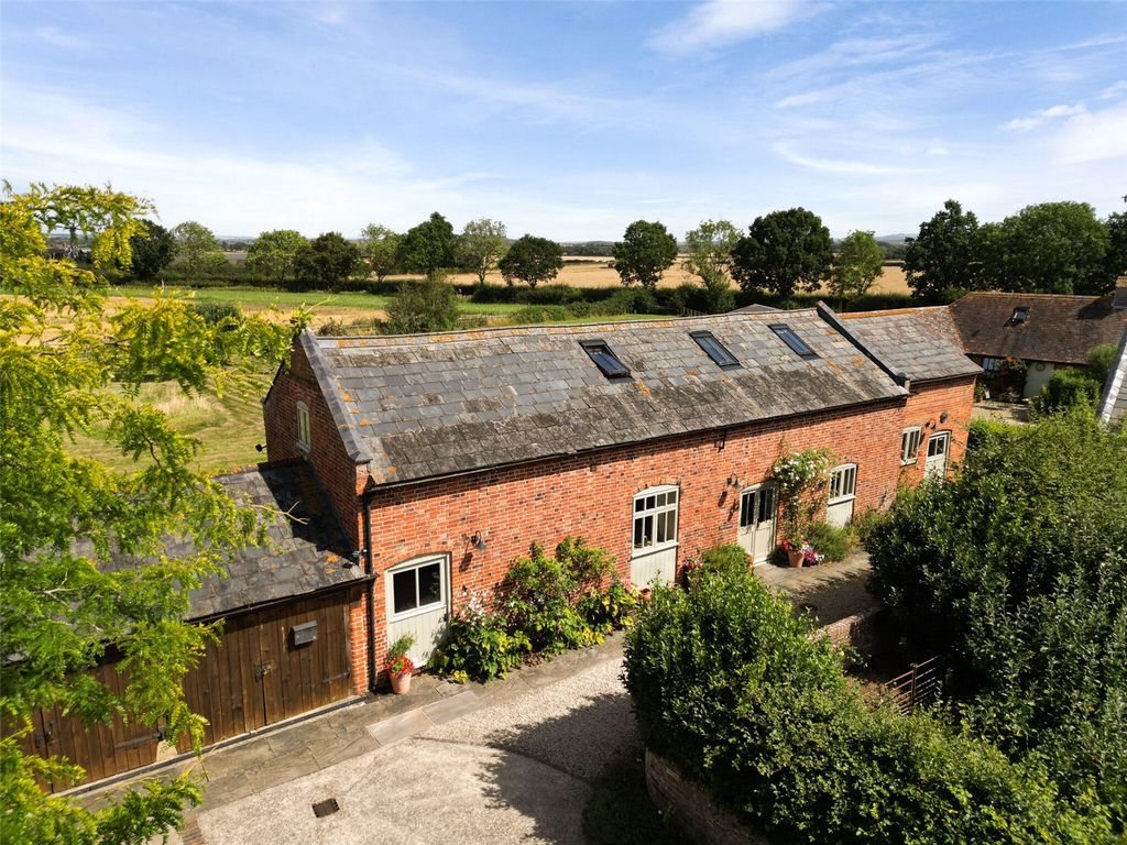 Property photo 1 of 21 The Stables