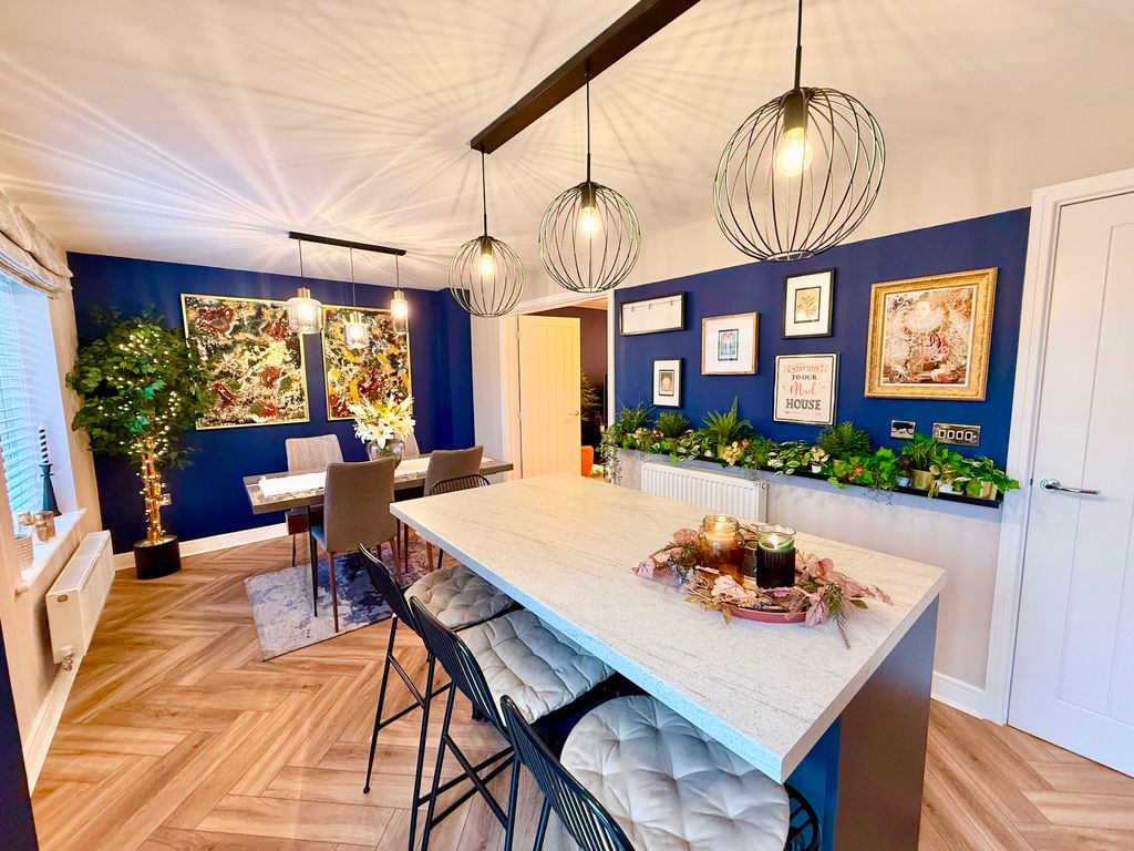 Property photo 3 of 27