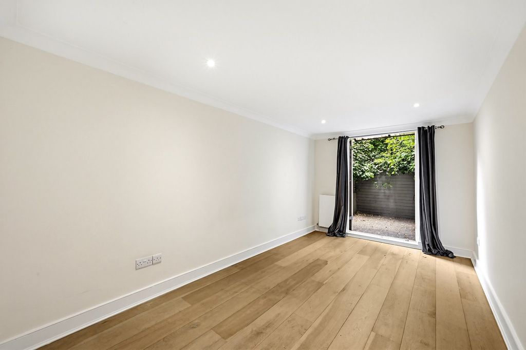 Property photo 3 of 8