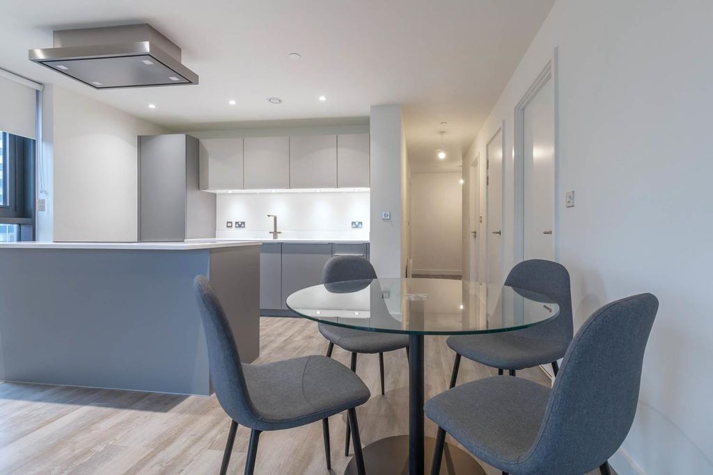 Property photo 3 of 20 Living Area