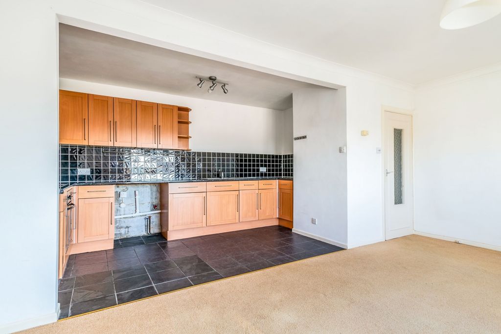 Property photo 2 of 7 Kitchen