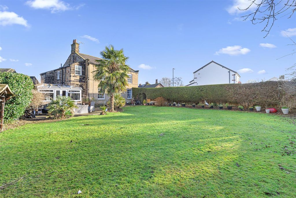 Property photo 2 of 44 Garden