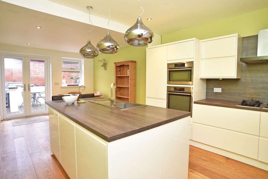 Property photo 3 of 14 3