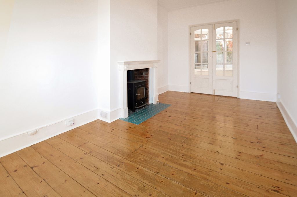 Property photo 3 of 21 Living 1-2