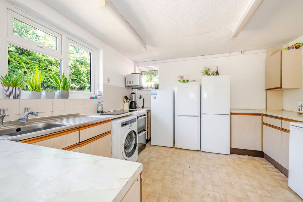 Property photo 3 of 13 Photo 9