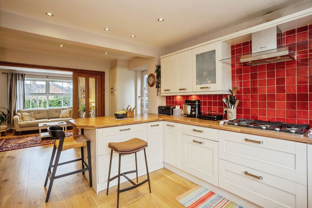 Property photo 2 of 20 Pbox-Img.Jpg