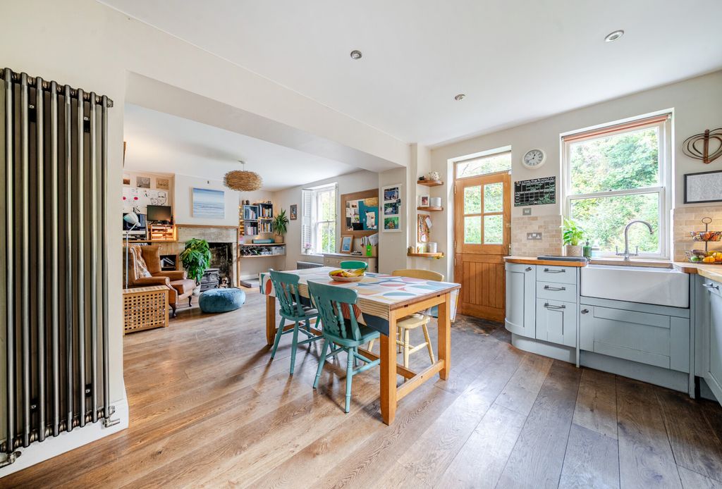 Property photo 3 of 16 Kitchen Dining Area