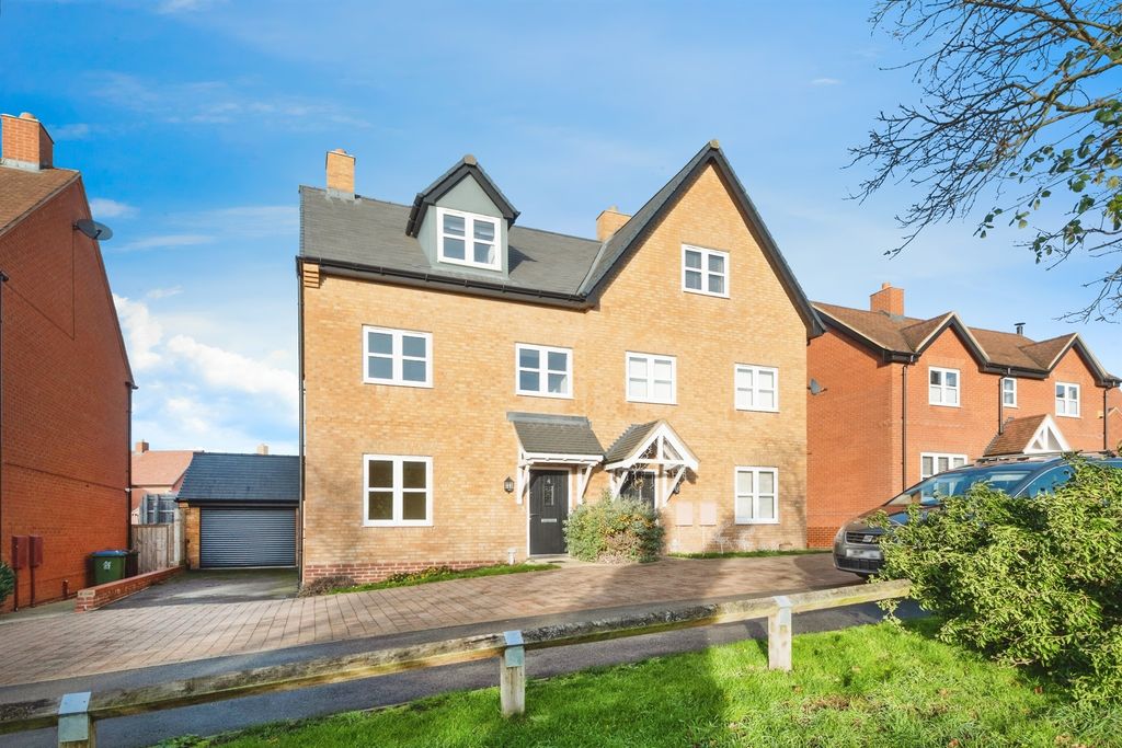 Property photo 1 of 18