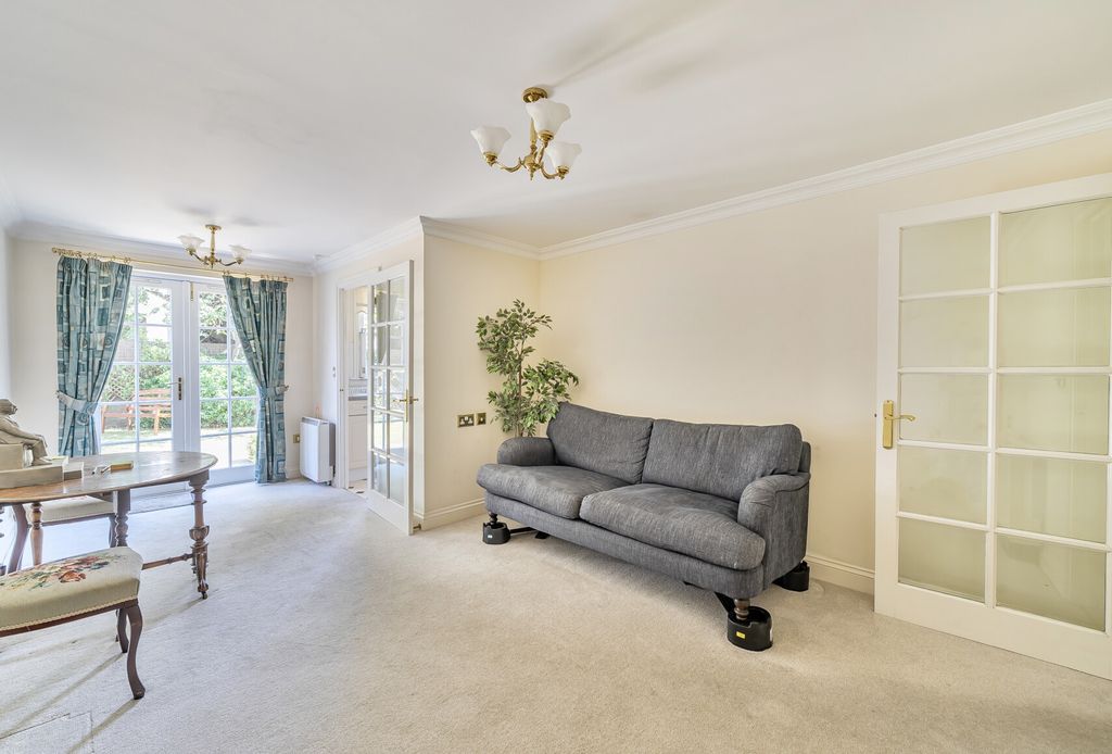 Property photo 3 of 9 1493430-11-6A5109...
