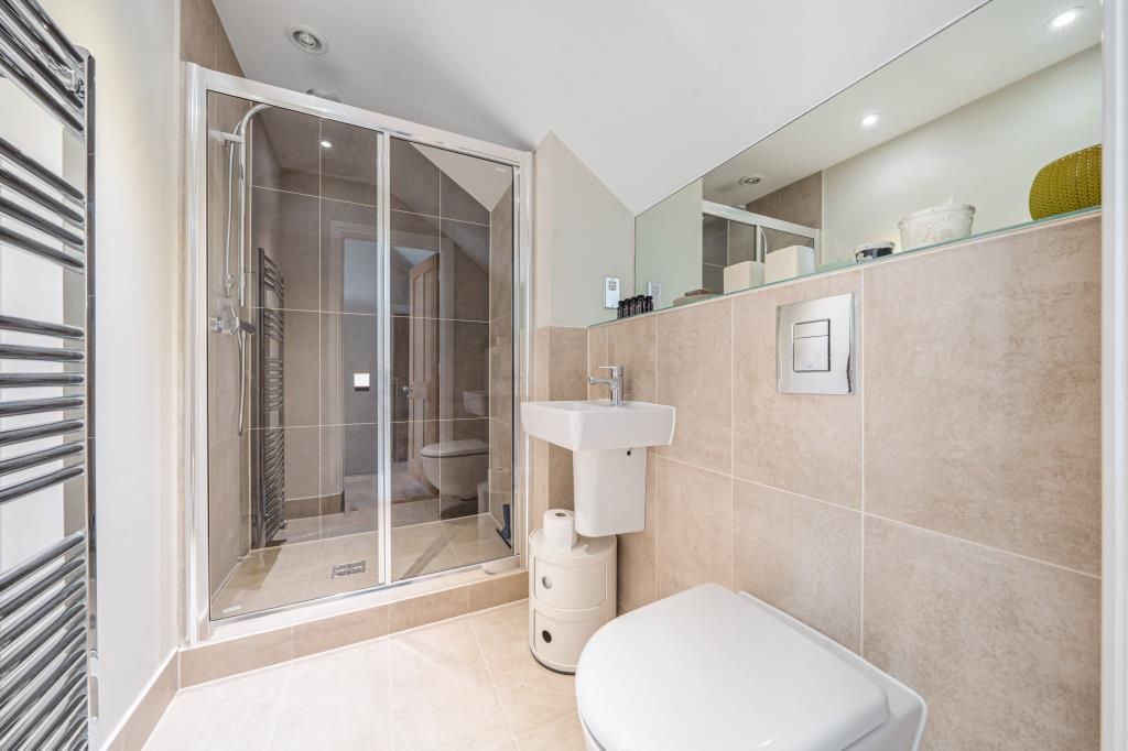 Property photo 3 of 20 Bathroom