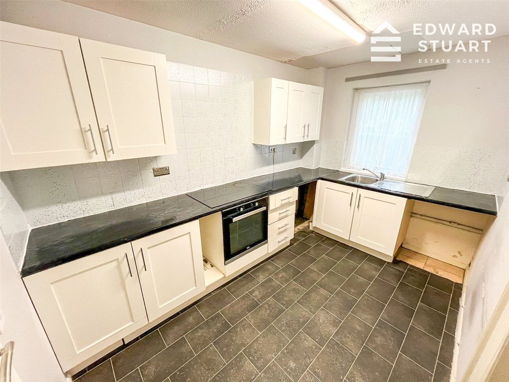 Property photo 2 of 13 Picture No. 18