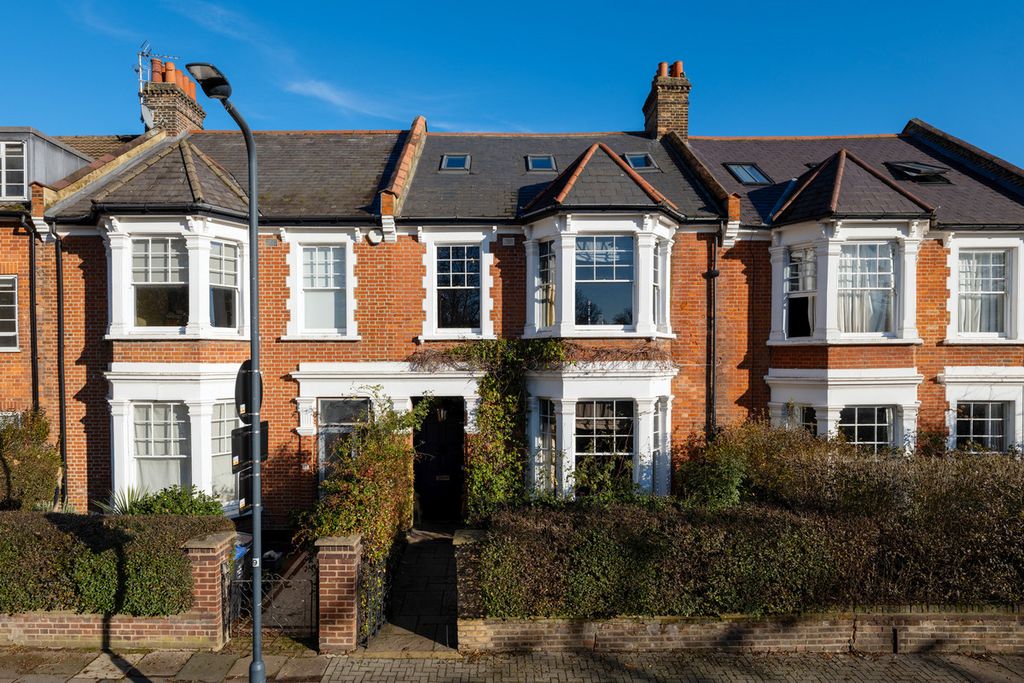 Property photo 1 of 24