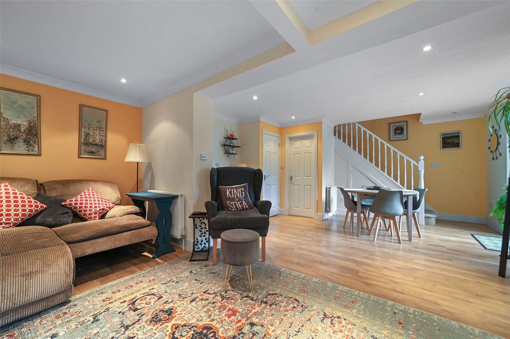 Property photo 2 of 22 Picture No. 13