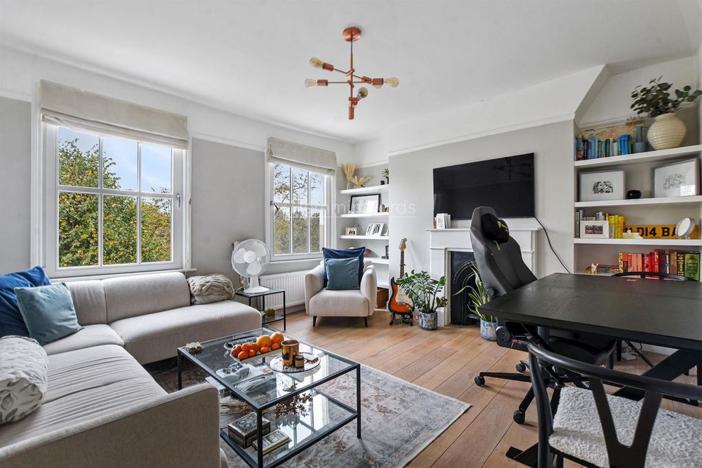 Property photo 3 of 15 13-2A06Gchmf - Flat 4 111 Grosvenor Ave - Receptio