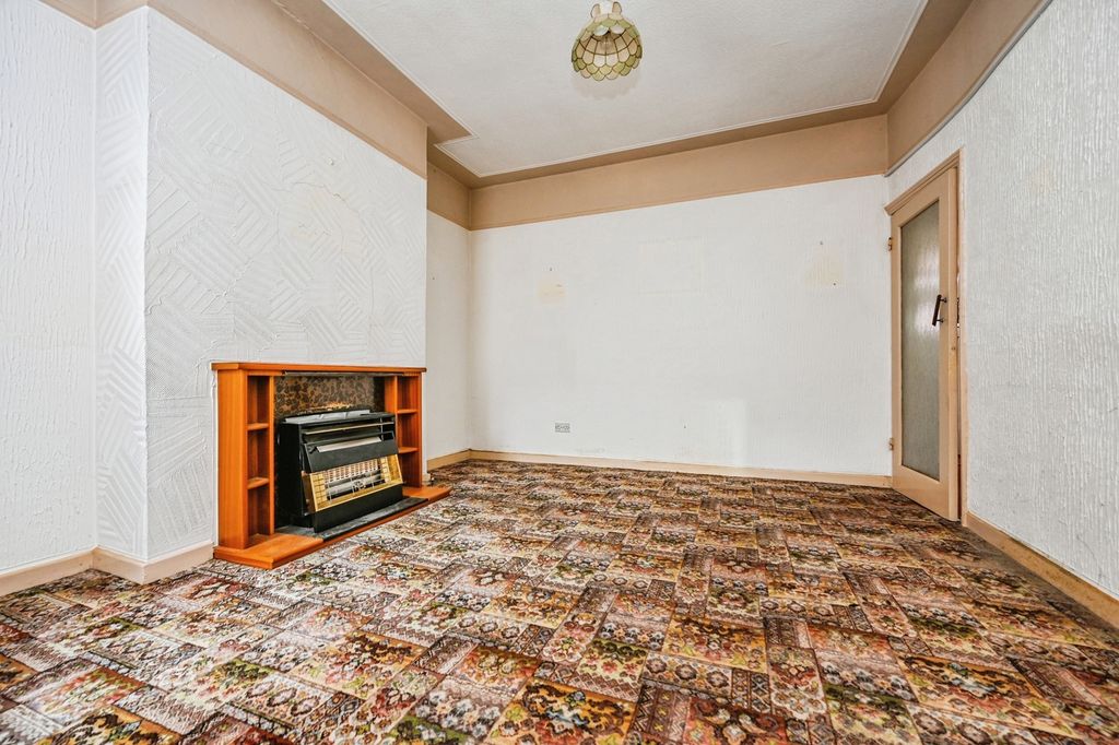 Property photo 3 of 16 Photo