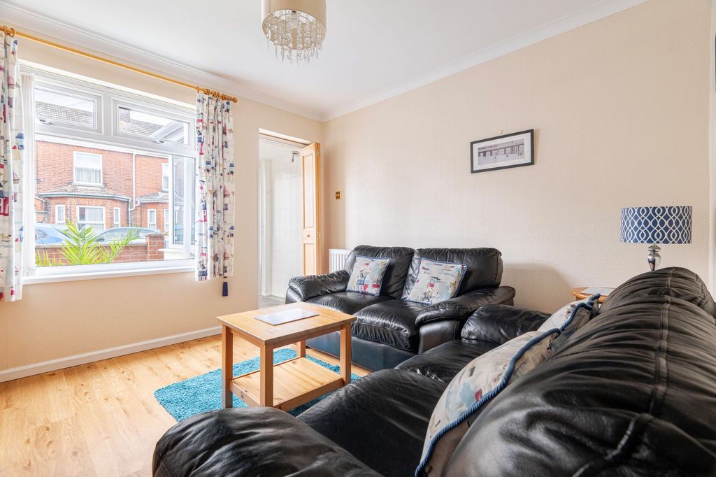 Property photo 3 of 15