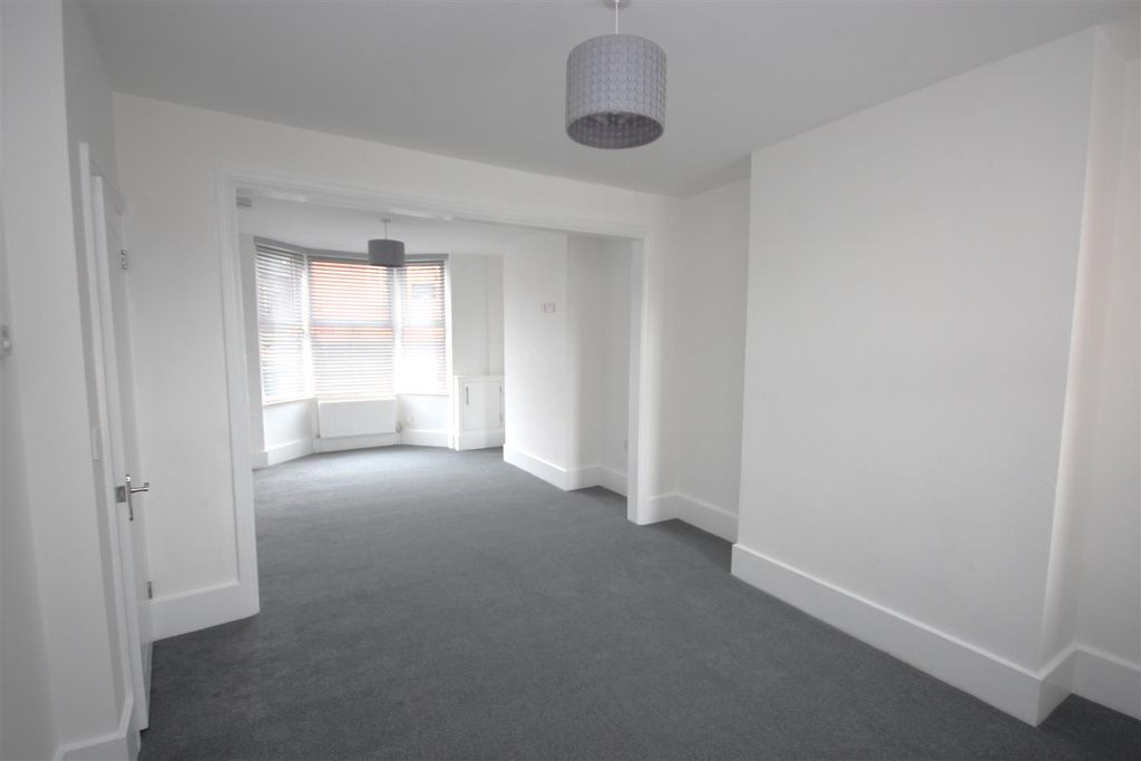 Property photo 2 of 10 Img_8816.Jpg