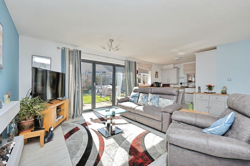 Property photo 2 of 16 Pbox-Img.Jpg