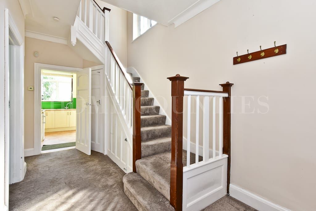 Property photo 2 of 24