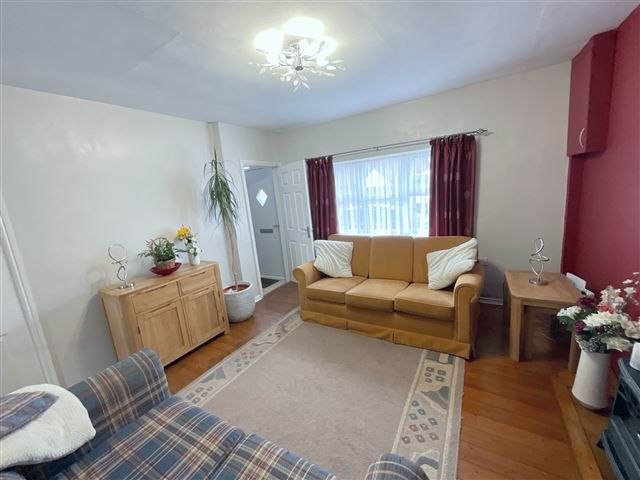 Property photo 3 of 21 Lounge