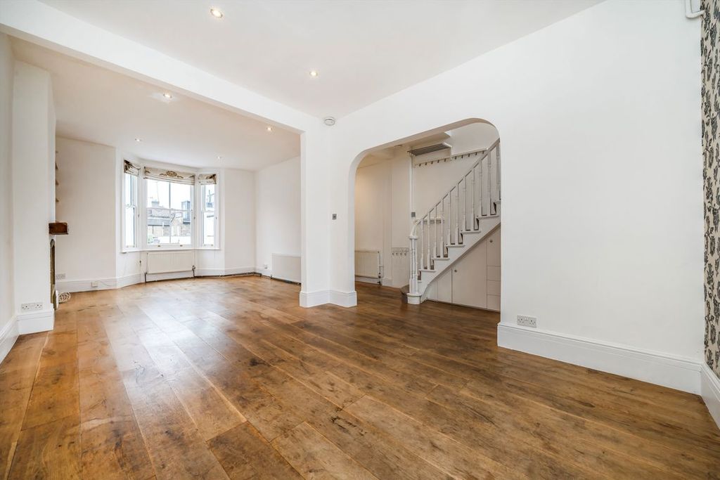 Property photo 3 of 7